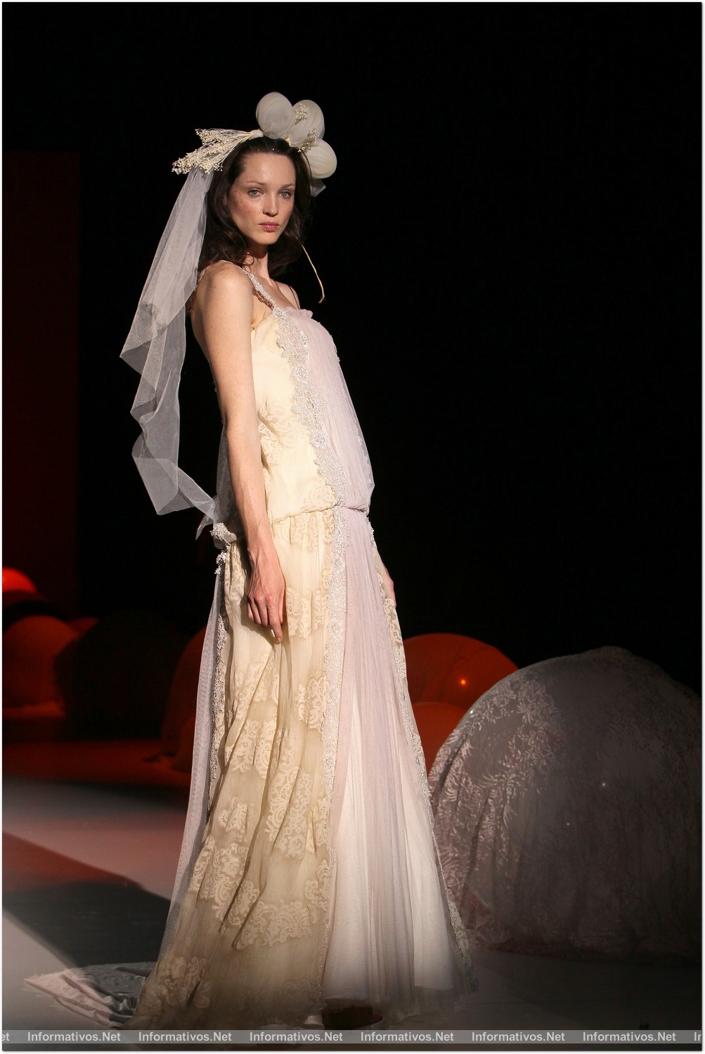 BCN02MAY013.- Barcelona Bridal Week- Pasarela Gaudí: Raimon Bundó - IR de Bundó