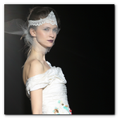 :: Pulse para Ampliar :: BCN02MAY013.- Barcelona Bridal Week- Pasarela Gaudí: Raimon Bundó - IR de Bundó