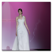:: Pulse para Ampliar :: BCN02MAY013.- Barcelona Bridal Week- Pasarela Gaudí: Hannibal Laguna 