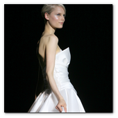 :: Pulse para Ampliar :: BCN02MAY013.- Barcelona Bridal Week- Pasarela Gaudí: Hannibal Laguna 