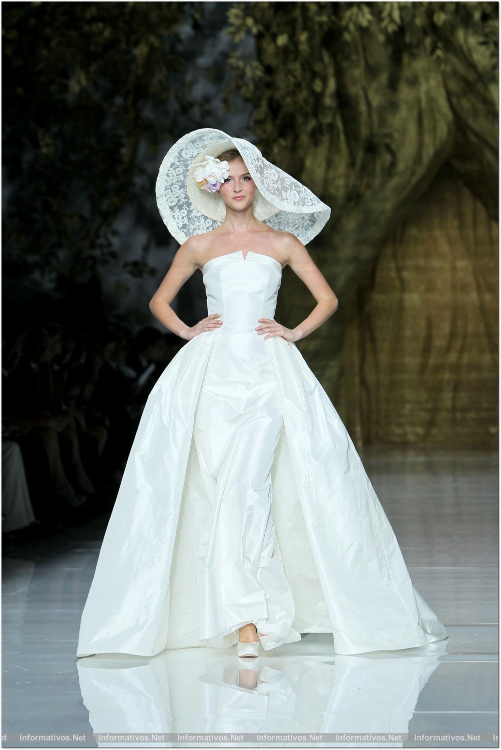 BCN03MAY013.- Barcelona Bridal Week- Pasarela Gaudí: Pronovias. 