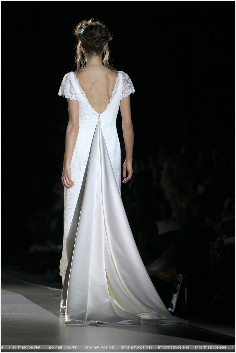 BCN02MAY013.- Barcelona Bridal Week- Pasarela Gaudí: Victorio & Lucchino