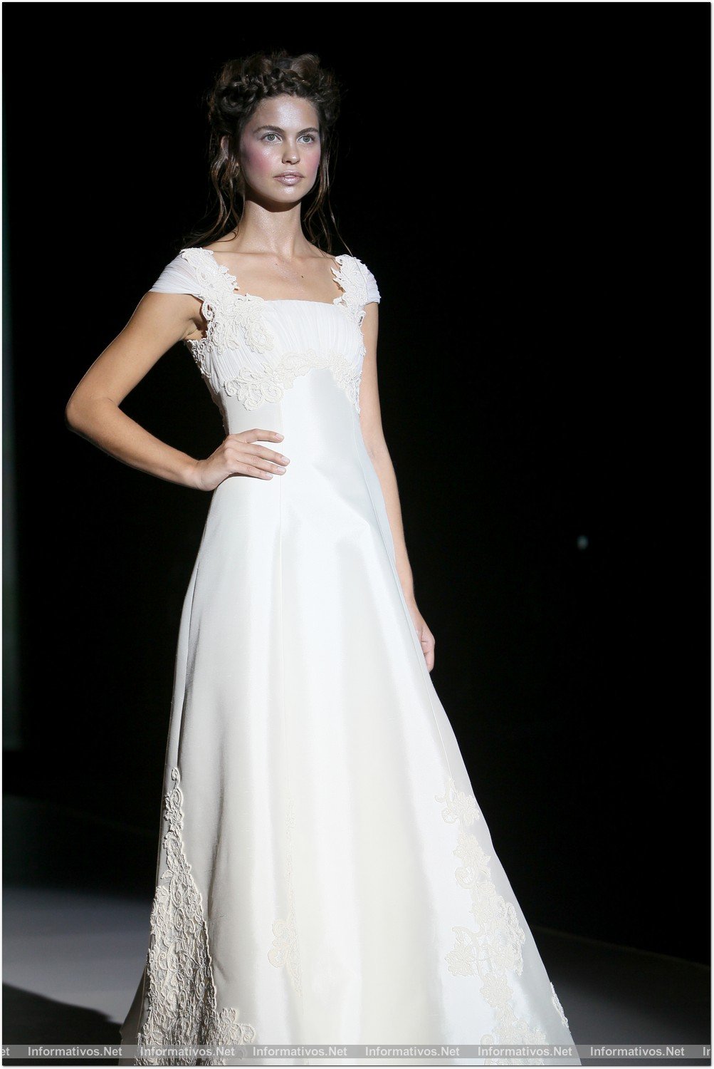BCN02MAY013.- Barcelona Bridal Week- Pasarela Gaudí: Victorio & Lucchino