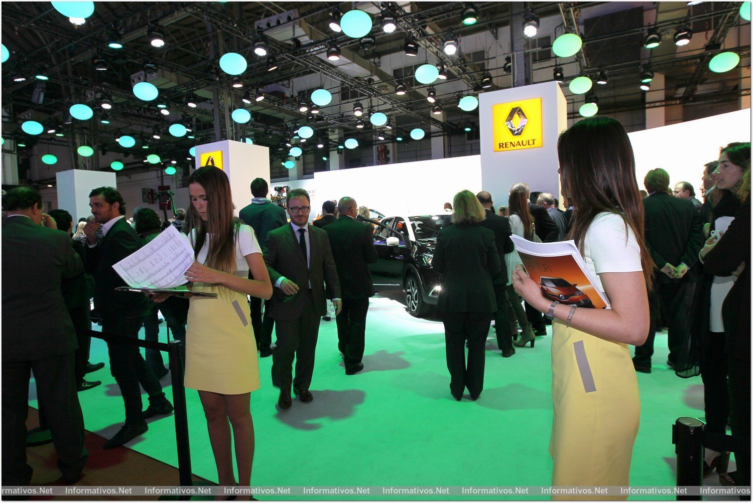 BCN9MAY01.- Salón Internacional del Automóvil. Noche VIP del Motor, previa a la apertura al público del Salón