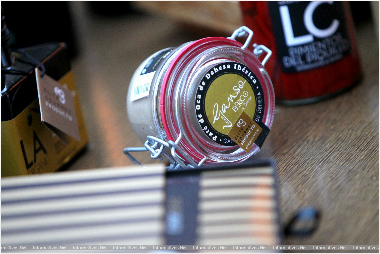 BCN20MARZ013.- Presentación de  mABEs, el libro de los "Mejores Alimentos y Bebidas de España" seleccionados por Elite Gourmet 2013. 