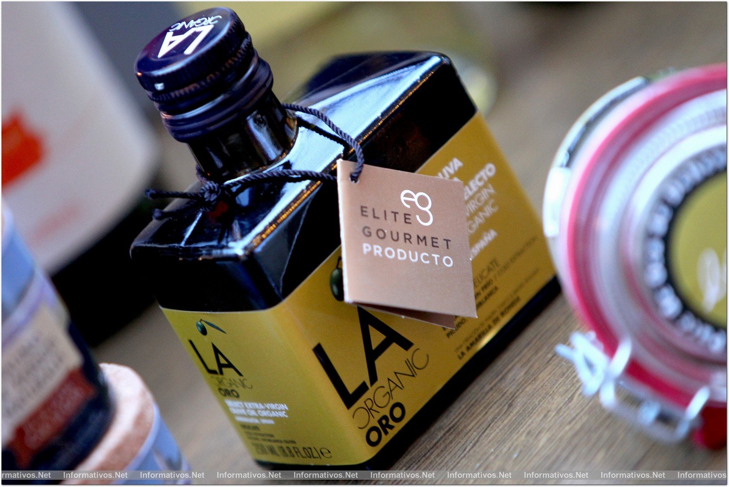 BCN20MARZ013.- Presentación de  mABEs, el libro de los "Mejores Alimentos y Bebidas de España" seleccionados por Elite Gourmet 2013. 