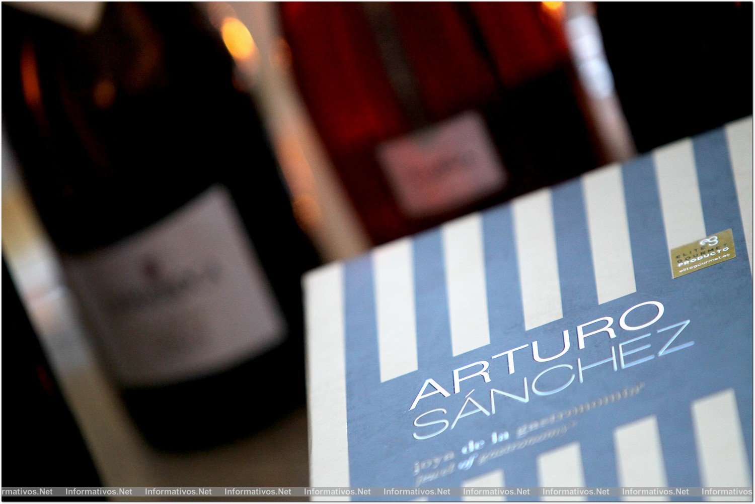 BCN20MARZ013.- Presentación de  mABEs, el libro de los "Mejores Alimentos y Bebidas de España" seleccionados por Elite Gourmet 2013. 