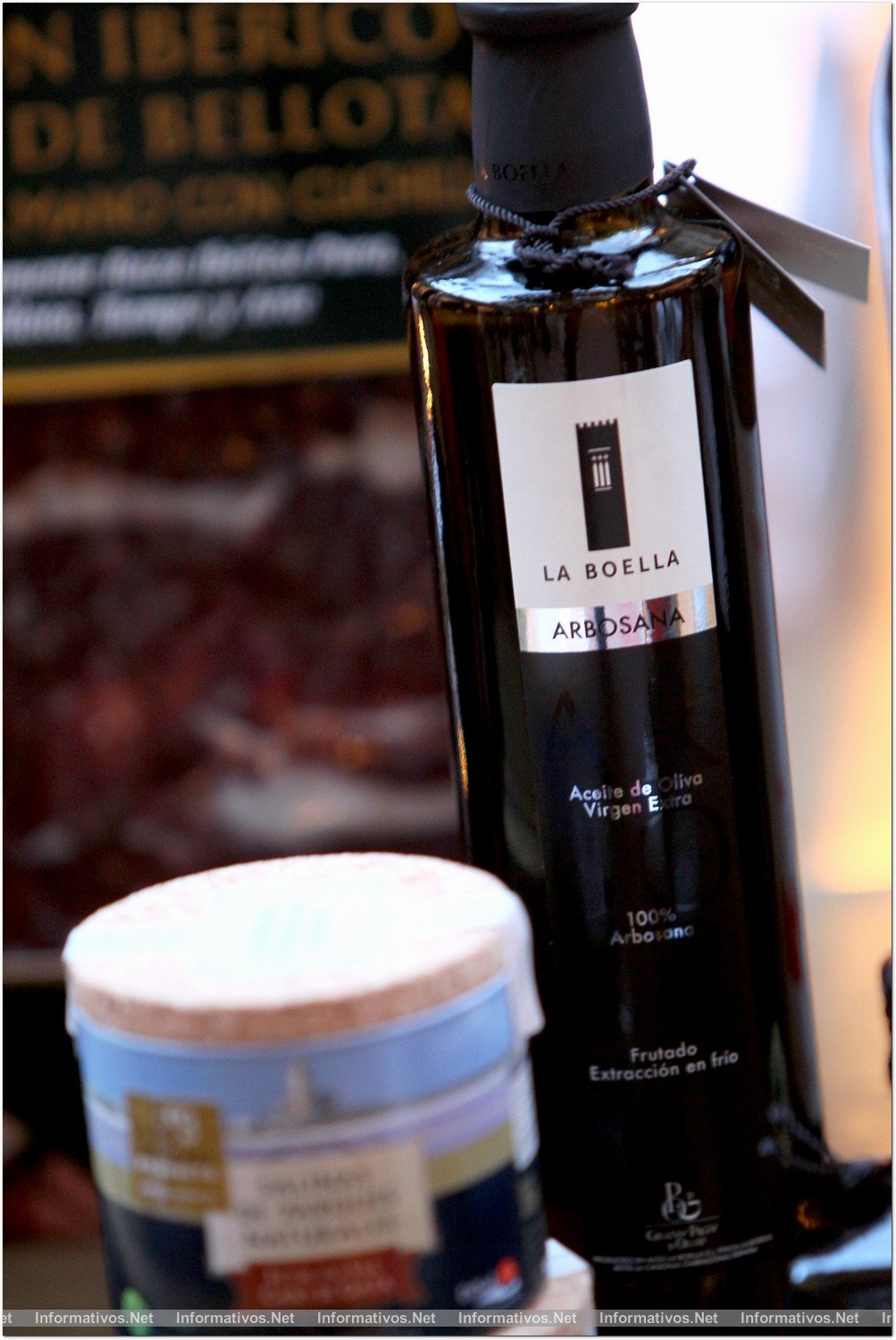 BCN20MARZ013.- Presentación de  mABEs, el libro de los "Mejores Alimentos y Bebidas de España" seleccionados por Elite Gourmet 2013. 