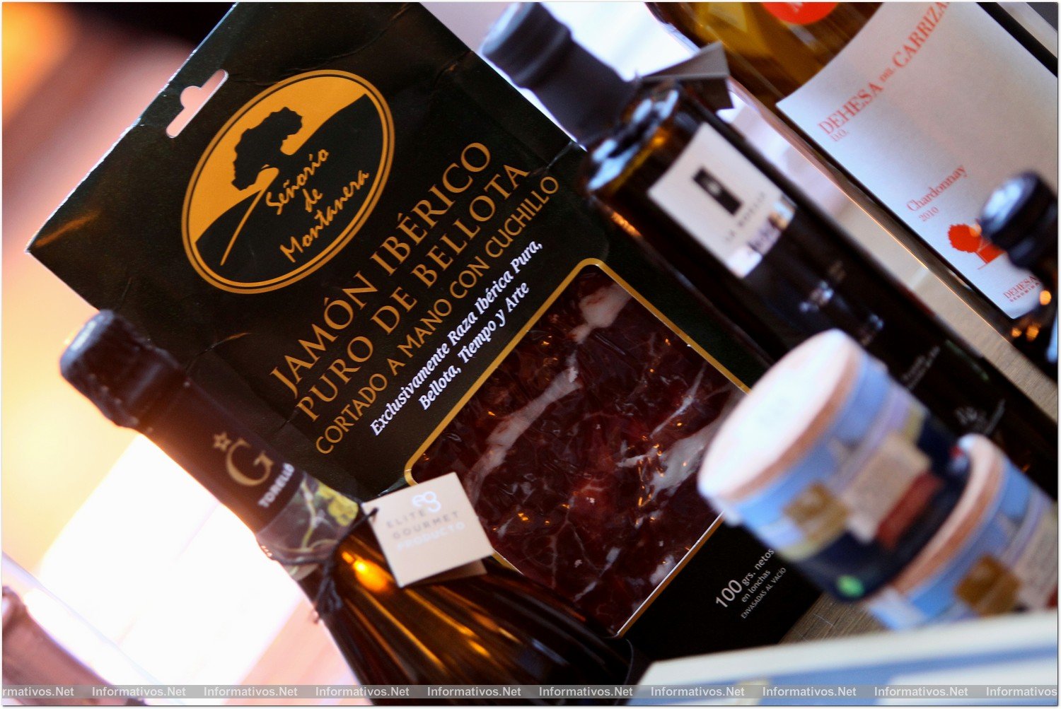 BCN20MARZ013.- Presentación de  mABEs, el libro de los "Mejores Alimentos y Bebidas de España" seleccionados por Elite Gourmet 2013. 