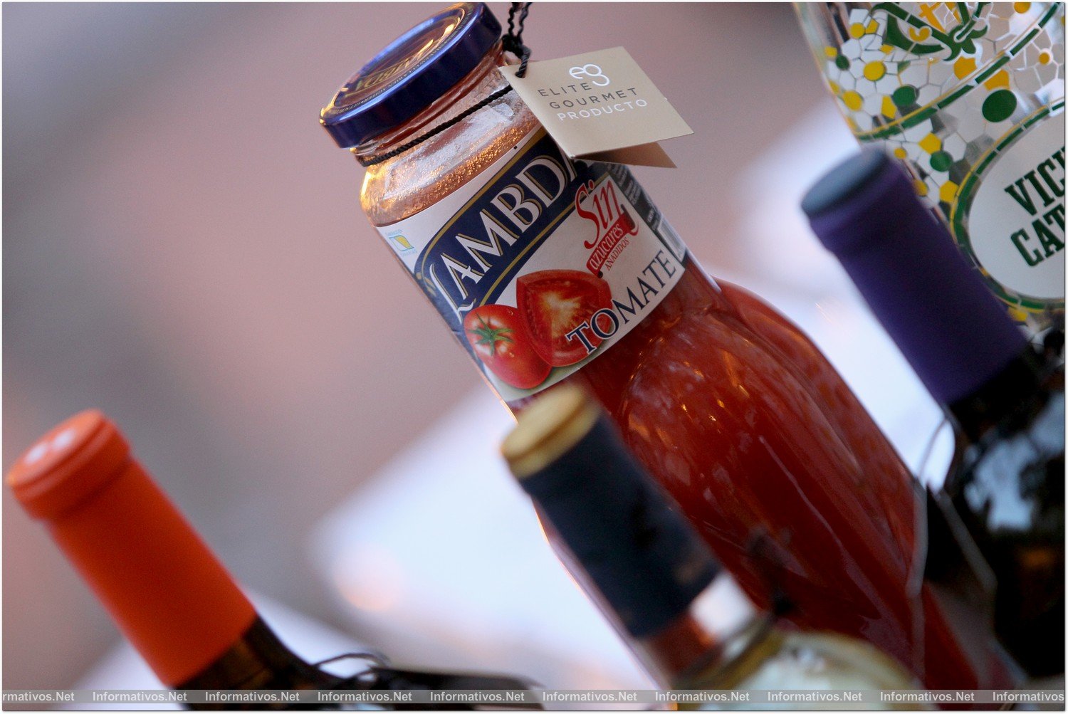 BCN20MARZ013.- Presentación de  mABEs, el libro de los "Mejores Alimentos y Bebidas de España" seleccionados por Elite Gourmet 2013. 