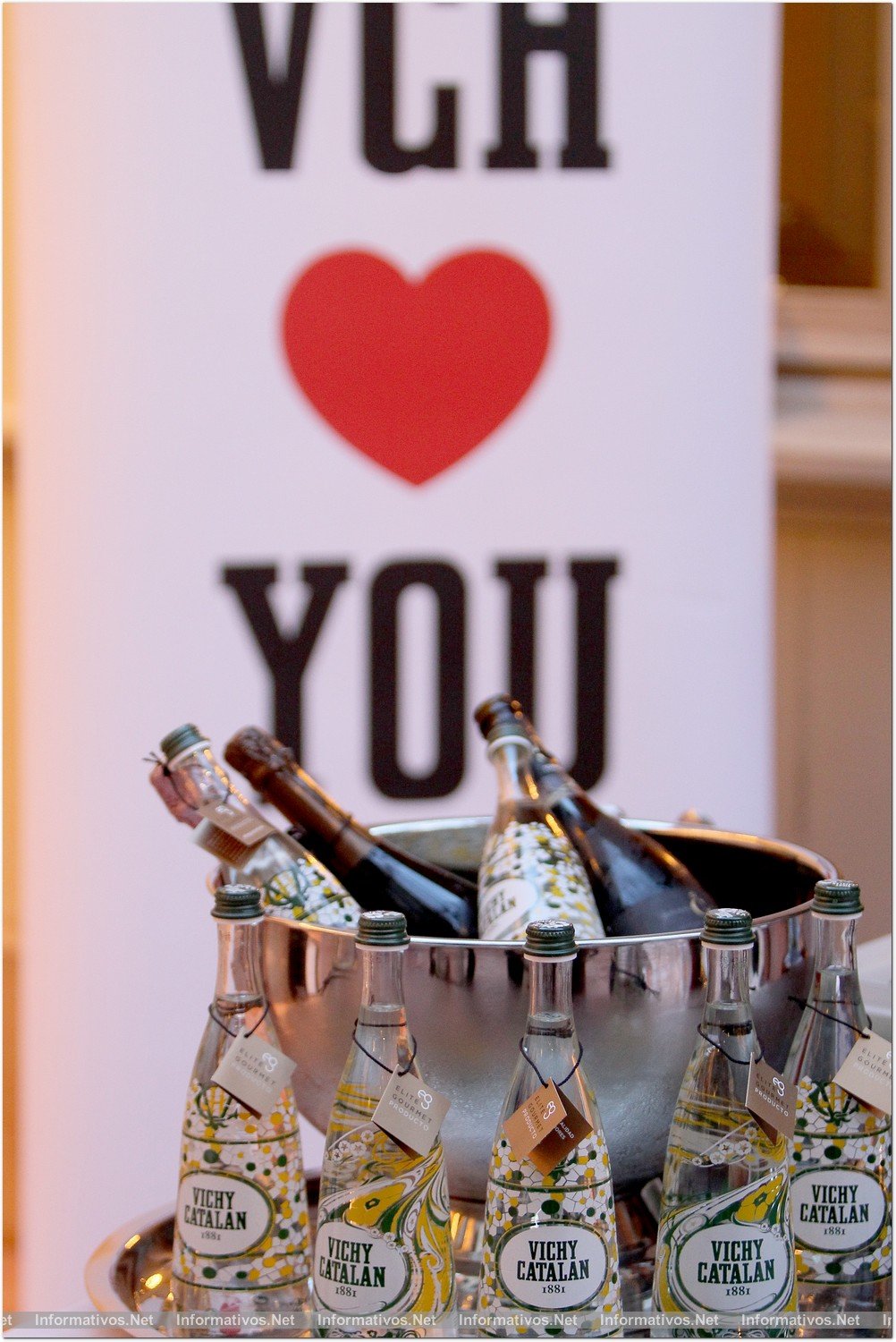 BCN20MARZ013.- Presentación de  mABEs, el libro de los "Mejores Alimentos y Bebidas de España" seleccionados por Elite Gourmet 2013. 