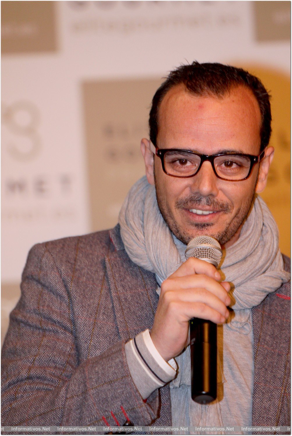 BCN20MARZ013.- Presentación de  mABEs, el libro de los "Mejores Alimentos y Bebidas de España" seleccionados por Elite Gourmet 2013. Javi Antoja, diseñador de la guía