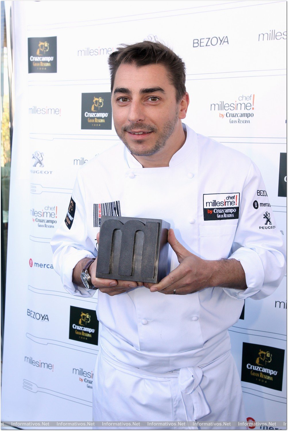 BCN9ABR013.- Premio "Chef Millesime by Cruz Campo Gran Reserva" a Jordi Roca, del Celler de Can Roca. Jordi Roca, maestro postrero del Celler de Can Roca