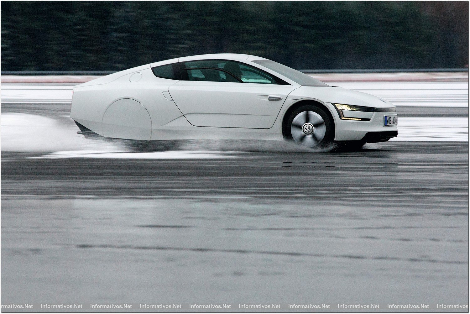 Volkswagen presenta el XL1: el vehículo más eficiente del mundo