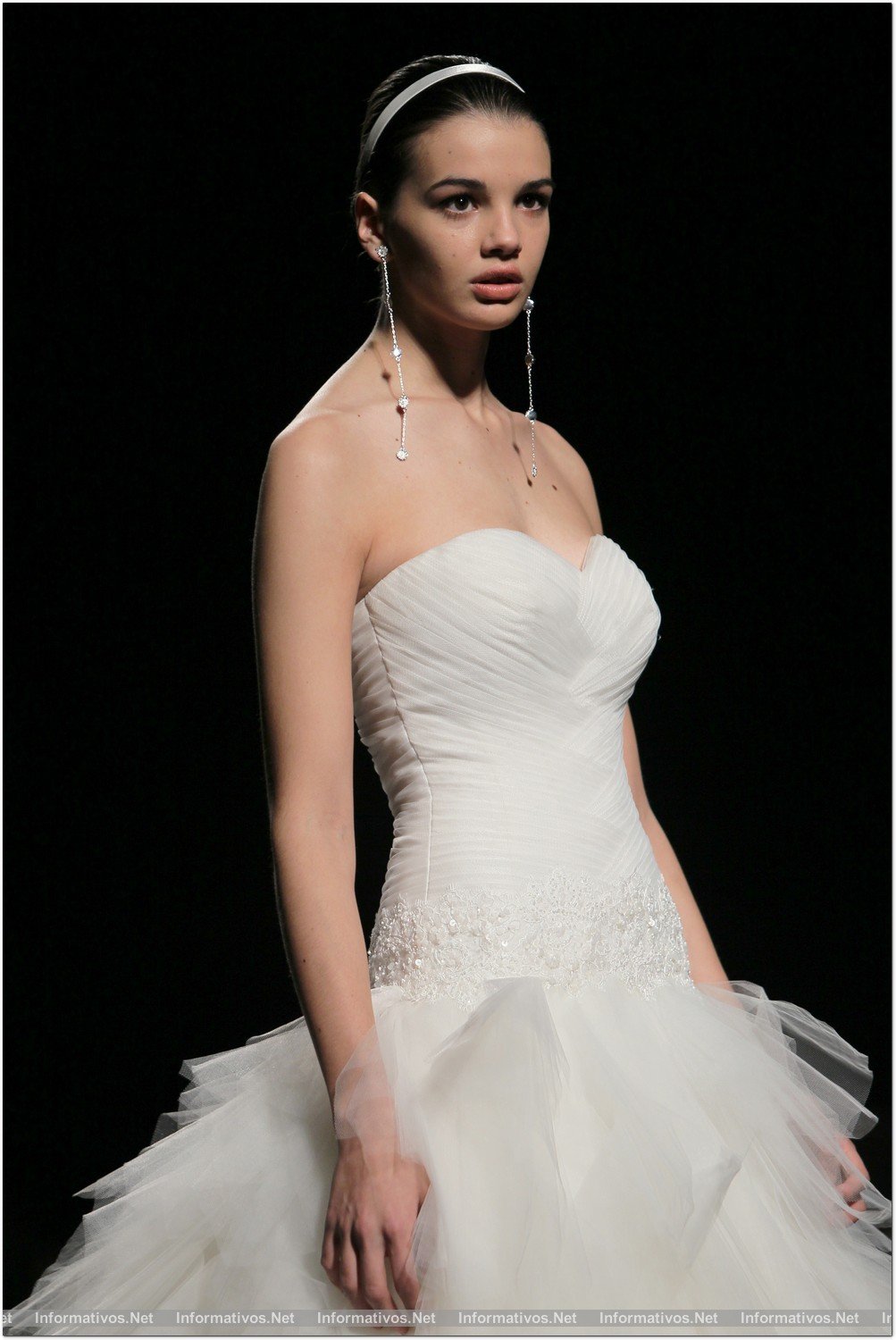 BCN30ABR013.- Barcelona Bridal Week- Pasarela Gaudí: Rosa Clará