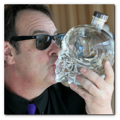 :: Pulse para Ampliar :: BCN18MAY013.- Entrevistamos a Dan Aycroyd con motivo de la presentación de su vodka "Crystal Head" en España, hasta donde se ha acercado desde Cannes.