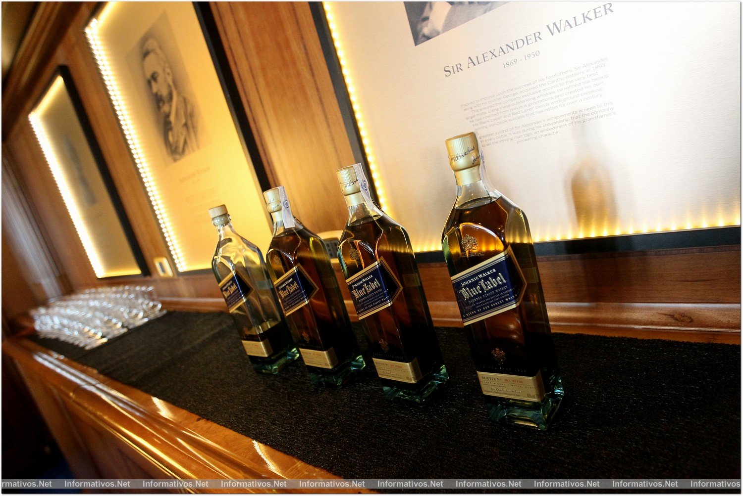 BCN17JUN013.- El velero John Walker & Sons Voyager celebra en Barcelona el “Game Changer Event”. 