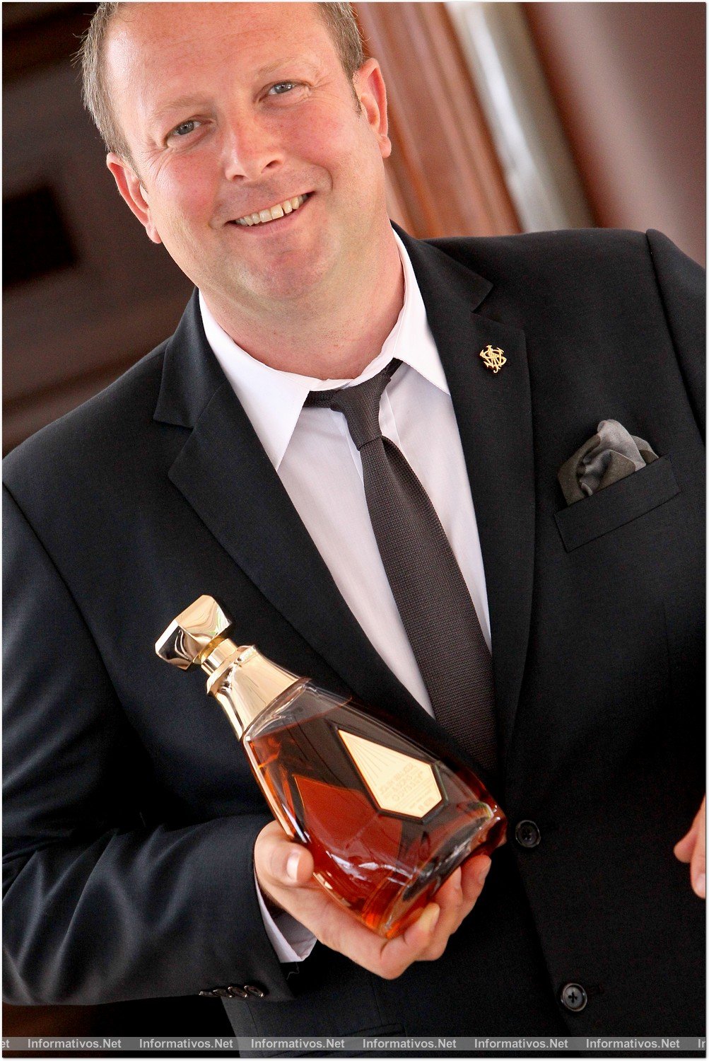 BCN17JUN013.- El velero John Walker & Sons Voyager celebra en Barcelona el “Game Changer Event”. Tom Jones, Global Embassador 