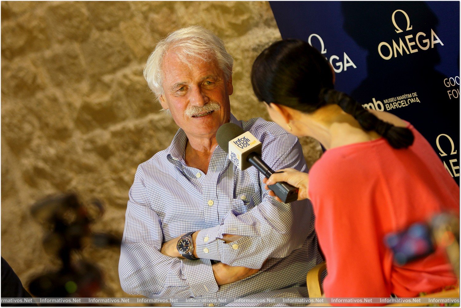 BCN19JUN013.- Entrevista a  Yann Arthus Bertrand antes de inaugurar su exposición “Planet Ocean”