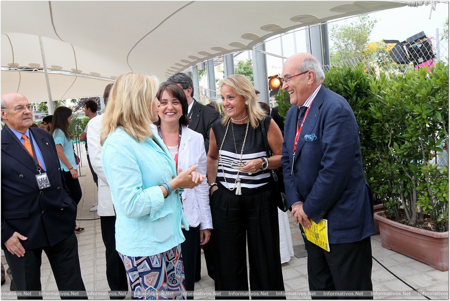 BCNJUL013 .- 080 Barcelona Fashion. Joana Ortega, vicepresidenta del gobierno catalán; Sonia Recasens, segunda teniente de alcalde de Barcelona; Helena Rakosnik, esposa del President de la Generalitat de Cataluña; y Miquel Rodríguez, director de la pasarela 080