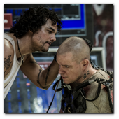 :: Pulse para Ampliar :: Wagner Moura (left) and Matt Damon in Columbia Pictures' ELYSIUM.