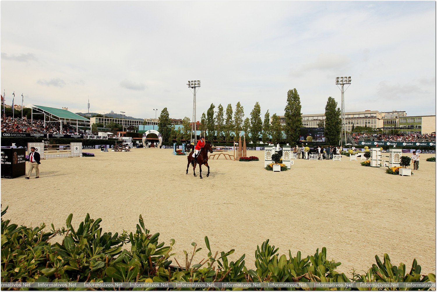 BCN28SEP013.- 102º edición del CSIO Barcelona. Final de consolación de la Furusiyya FEI Nations Cup™ Jumping Final. La estadounidense Elisabeth Madden, montando a Simon