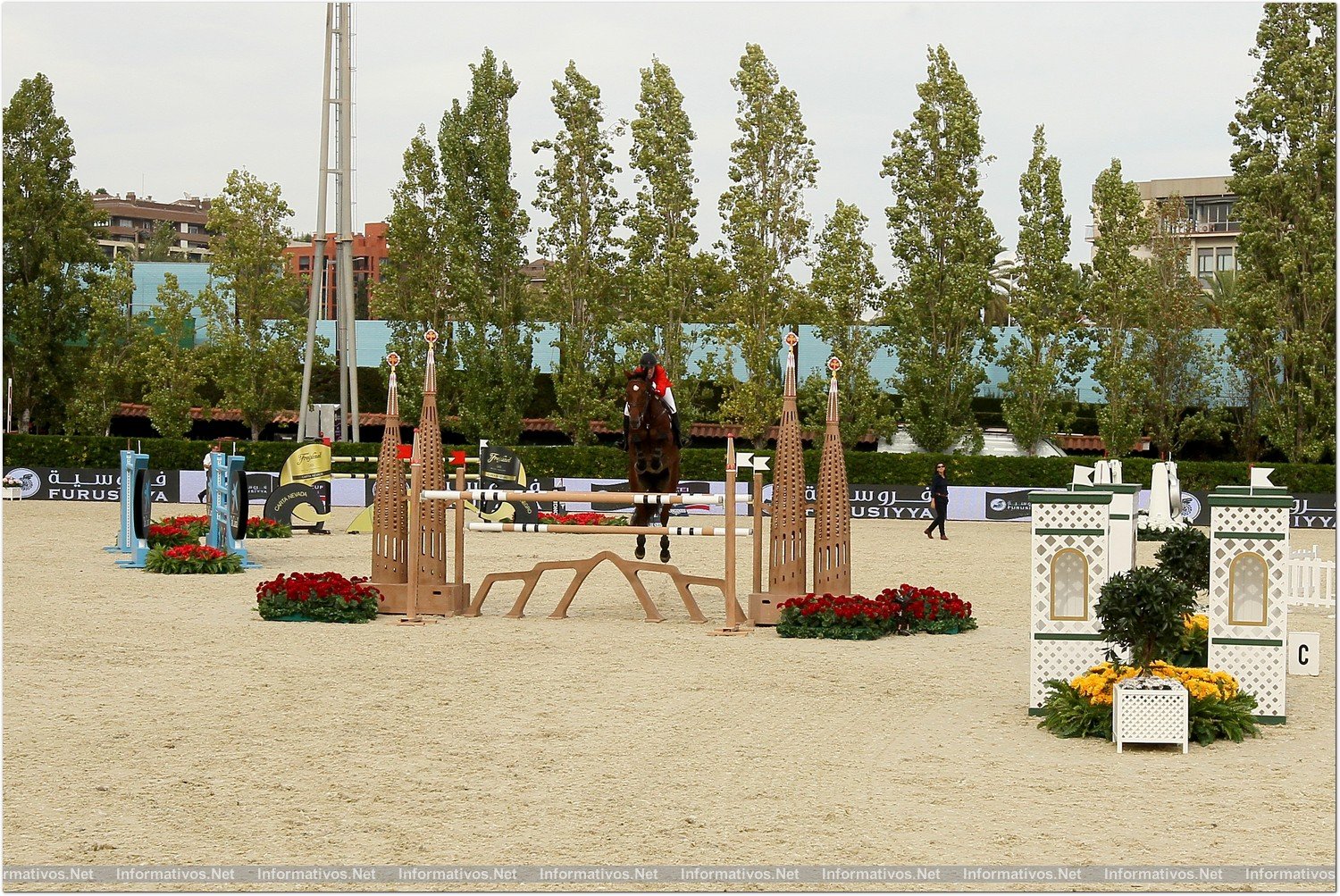 BCN28SEP013.- 102º edición del CSIO Barcelona. Final de consolación de la Furusiyya FEI Nations Cup™ Jumping Final. La estadounidense Elisabeth Madden, montando a Simon