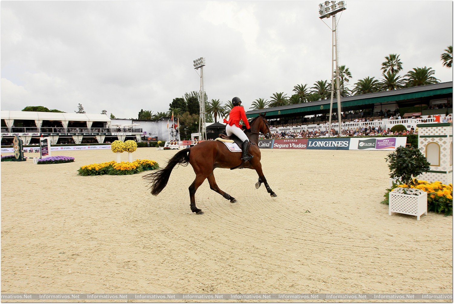 BCN28SEP013.- 102º edición del CSIO Barcelona. Final de consolación de la Furusiyya FEI Nations Cup™ Jumping Final. La estadounidense Elisabeth Madden, montando a Simon