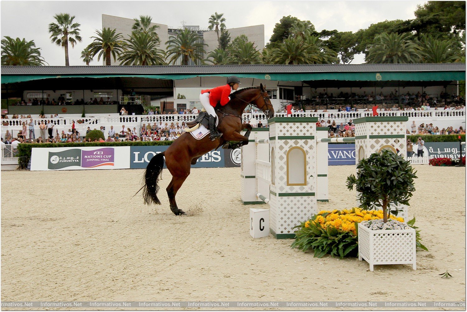 BCN28SEP013.- 102º edición del CSIO Barcelona. Final de consolación de la Furusiyya FEI Nations Cup™ Jumping Final. La estadounidense Elisabeth Madden, montando a Simon