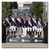 :: Pulse para Ampliar :: BCN28SEP013.- 102º edición del CSIO Barcelona. El equipo francés, vencedor de la Furusiyya FEI Nations Cup™ Jumping Final. Capitaneado por Philippe Guerdat y formado por Patrice Delaveau (Orient Express Hdc), Aymeric De Ponnat (Armitages Boy), Simon Delestre (Qlassic Bois Margot) y Penélope Leprevost