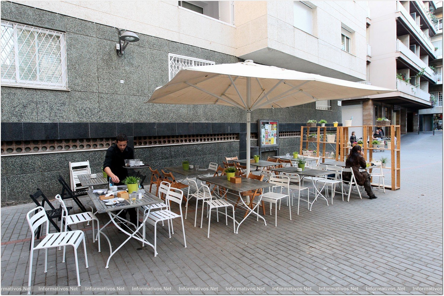 BCN31OCT013.- "Muy Mío Plaza Restaurante" donde los platos se socializan y se comparte la experiencia de comer. Muy recomendable. 