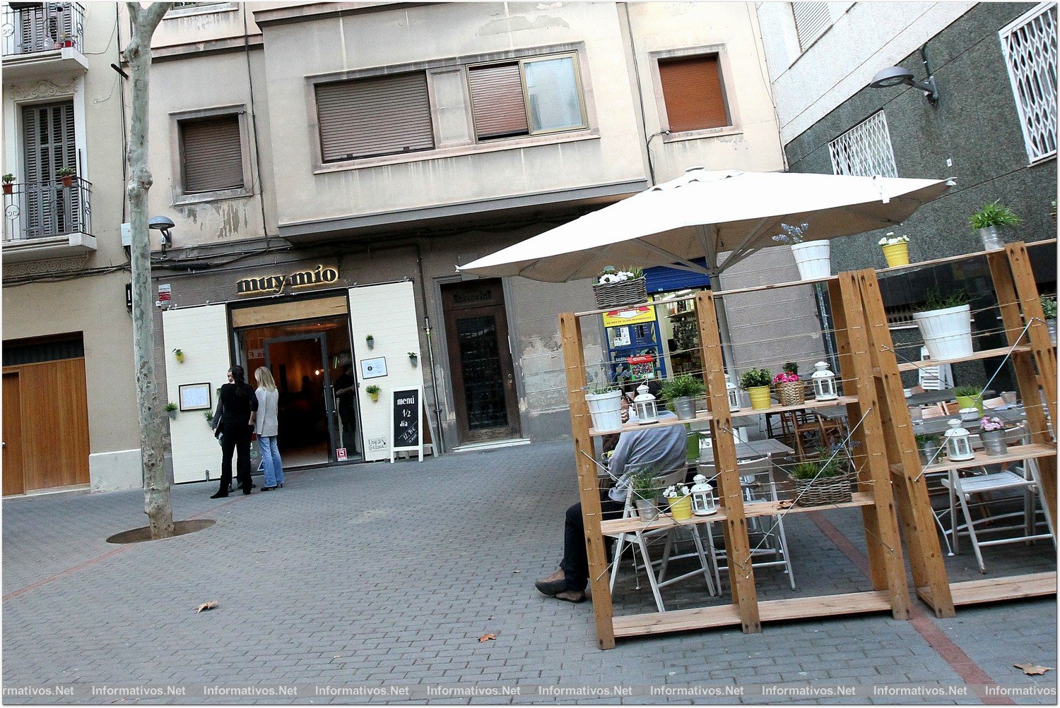 BCN31OCT013.- "Muy Mío Plaza Restaurante" donde los platos se socializan y se comparte la experiencia de comer. Muy recomendable. 