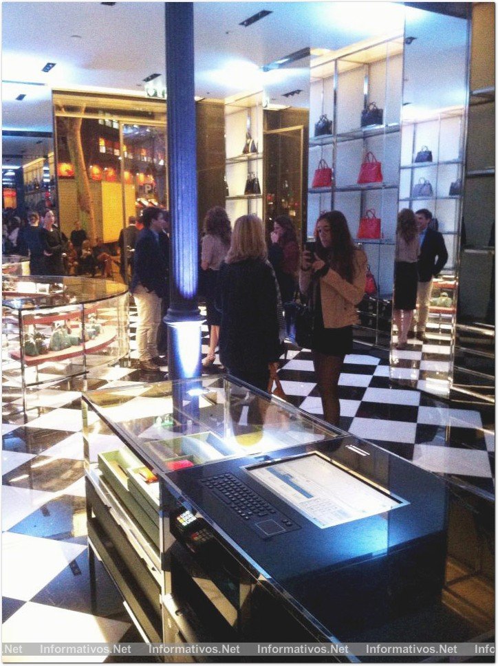 BCN07NOV013.- Inauguración 'flaship store' Prada en Paseo de Gracia