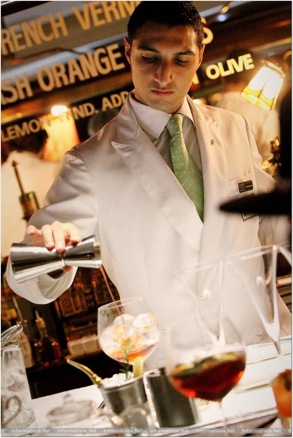 BCN13NOV013.- Presentación de "The Black Cocktail Collection" una colaboración entre Freixenet y Javier de las Muelas con el objetivo rejuvenecer el perfil del consumidor del cava; especialmente femenino.
