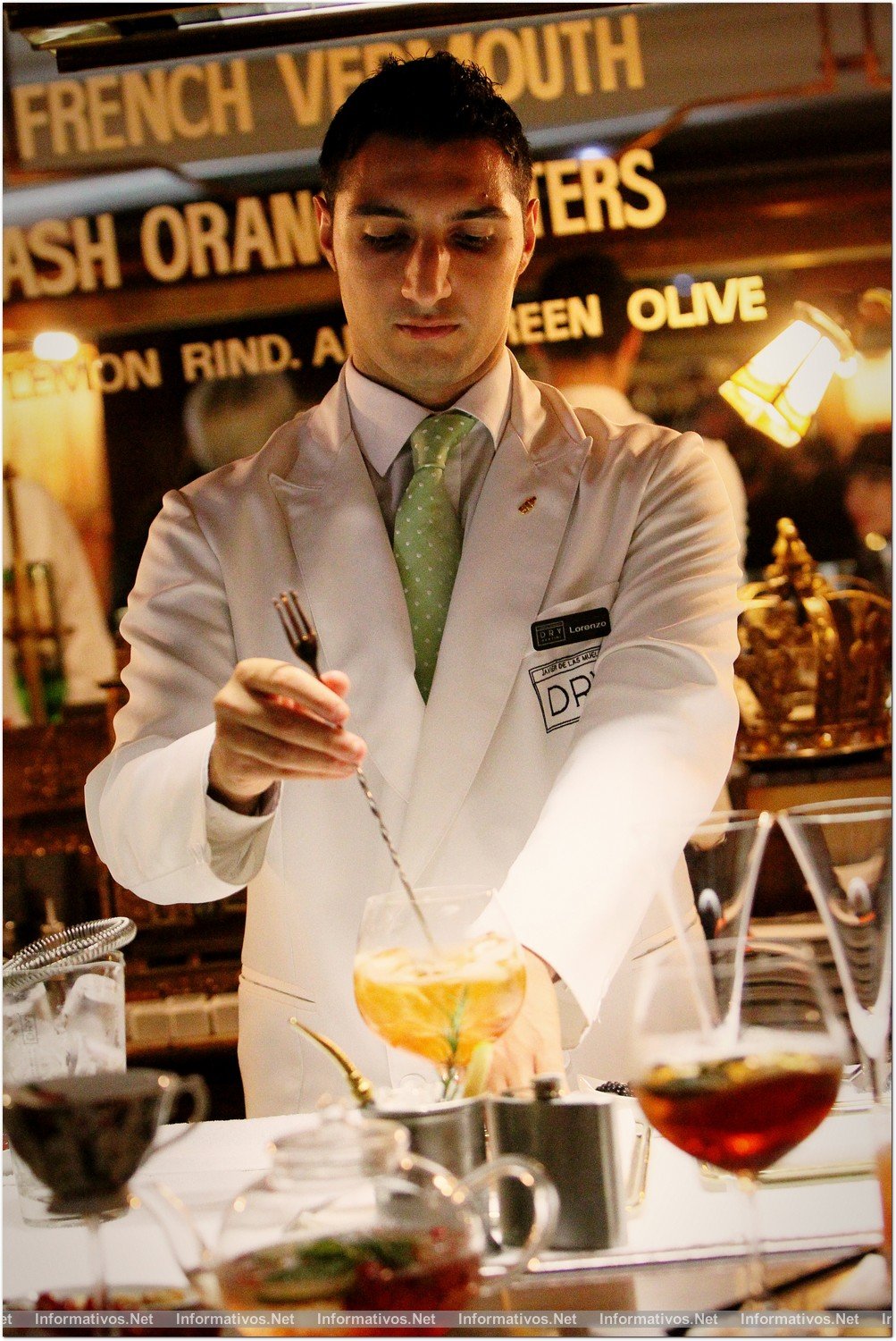 BCN13NOV013.- Presentación de "The Black Cocktail Collection" una colaboración entre Freixenet y Javier de las Muelas con el objetivo rejuvenecer el perfil del consumidor del cava; especialmente femenino.