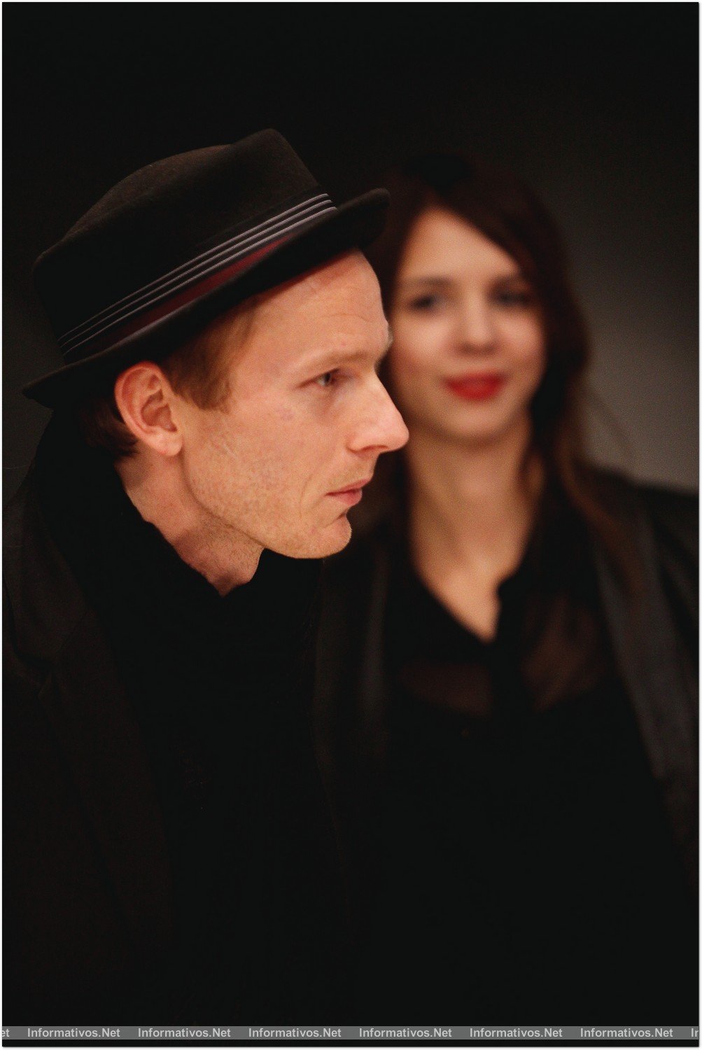 BCN13NOV013.- Celebración del XX Aniversario de Hugo en Barcelona. El artista berlinés Steffen Seeger junto a su compañera, Kathia.