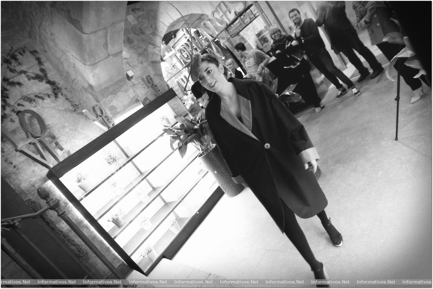 BCN12NOV013.- La diseñadora Roser Marcé reivindica la costura presentando sus modelos de novia “in toile” en su atelier, en el Mercat Princesa del Born.
