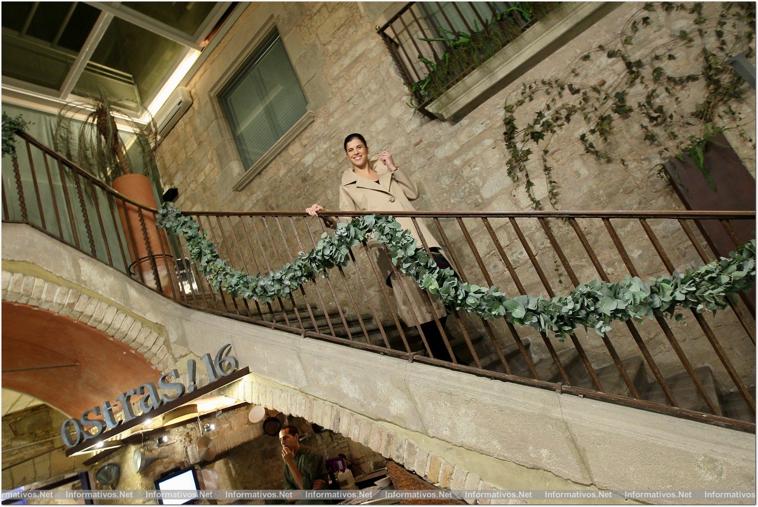 BCN12NOV013.- La diseñadora Roser Marcé reivindica la costura presentando sus modelos de novia “in toile” en su atelier, en el Mercat Princesa del Born.