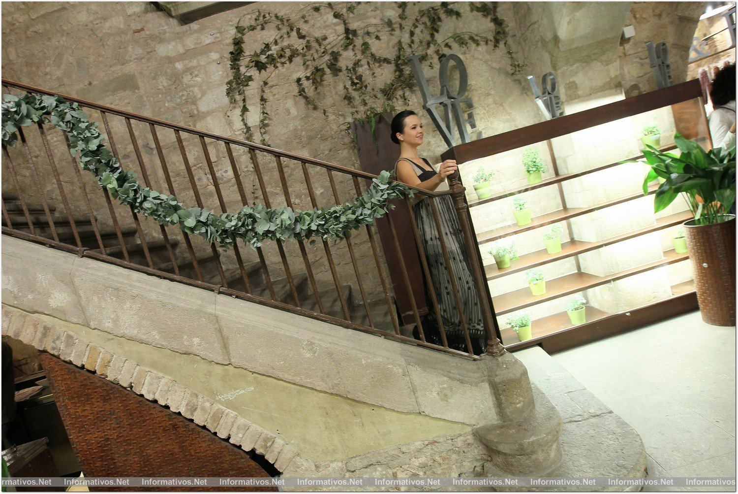 BCN12NOV013.- La diseñadora Roser Marcé reivindica la costura presentando sus modelos de novia “in toile” en su atelier, en el Mercat Princesa del Born.