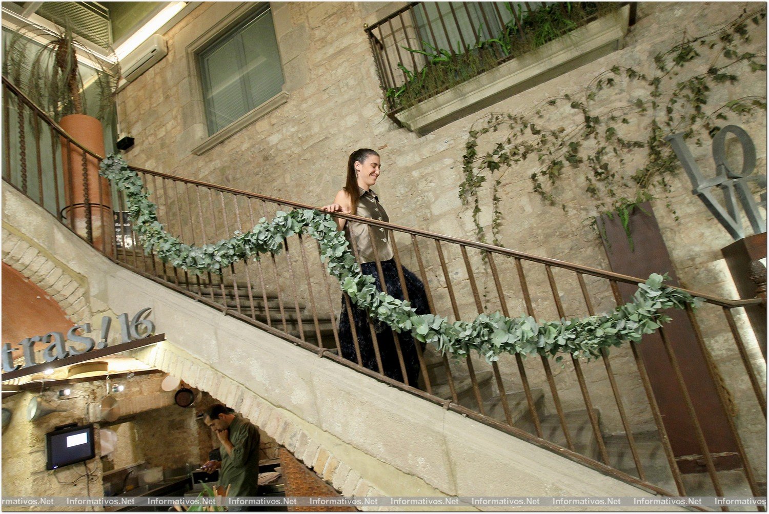 BCN12NOV013.- La diseñadora Roser Marcé reivindica la costura presentando sus modelos de novia “in toile” en su atelier, en el Mercat Princesa del Born.