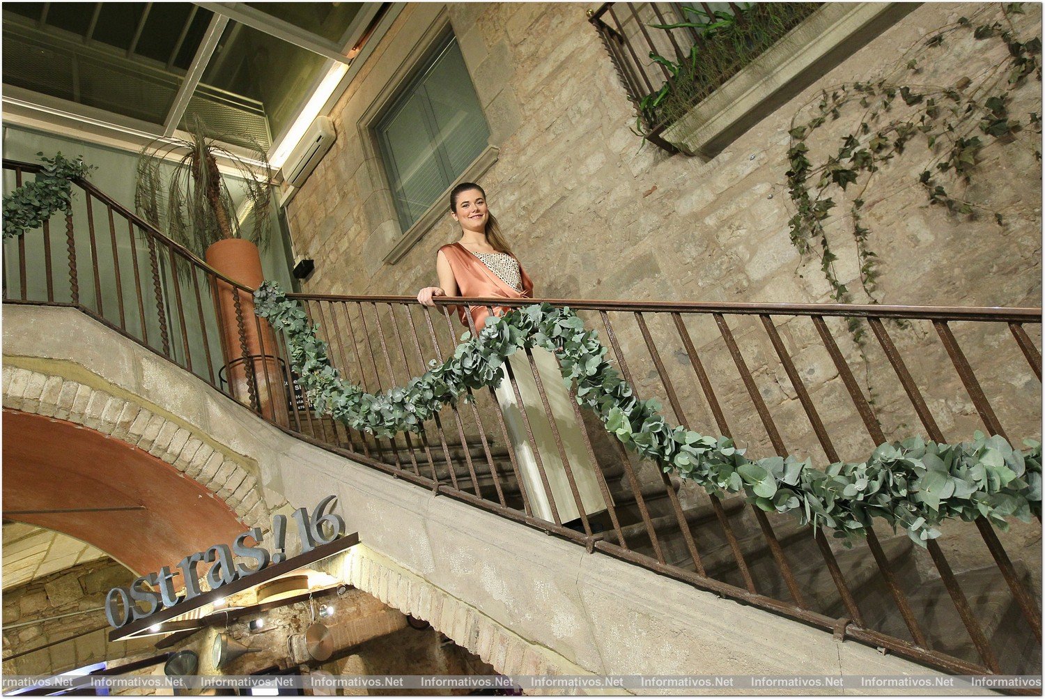 BCN12NOV013.- La diseñadora Roser Marcé reivindica la costura presentando sus modelos de novia “in toile” en su atelier, en el Mercat Princesa del Born.