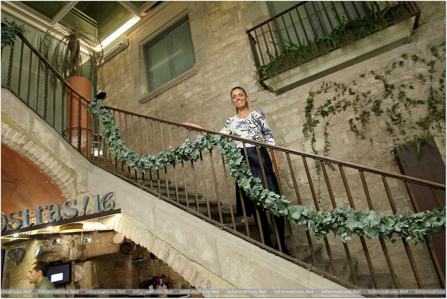 BCN12NOV013.- La diseñadora Roser Marcé reivindica la costura presentando sus modelos de novia “in toile” en su atelier, en el Mercat Princesa del Born.