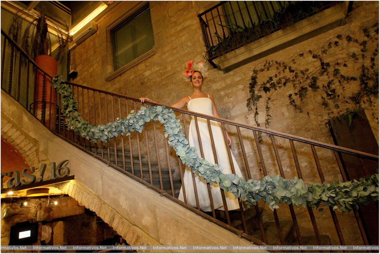 BCN12NOV013.- La diseñadora Roser Marcé reivindica la costura presentando sus modelos de novia “in toile” en su atelier, en el Mercat Princesa del Born.