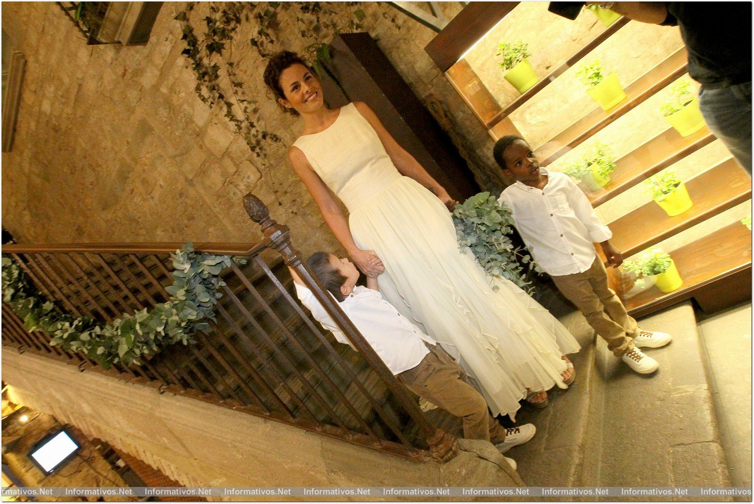 BCN12NOV013.- La diseñadora Roser Marcé reivindica la costura presentando sus modelos de novia “in toile” en su atelier, en el Mercat Princesa del Born.