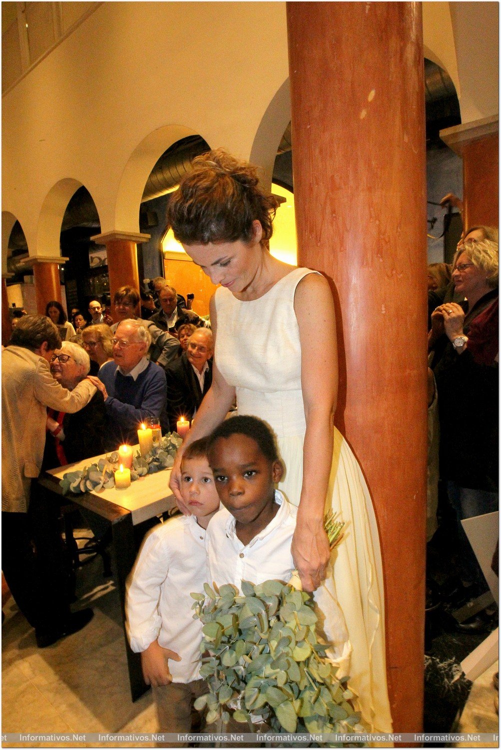 BCN12NOV013.- La diseñadora Roser Marcé reivindica la costura presentando sus modelos de novia “in toile” en su atelier, en el Mercat Princesa del Born.