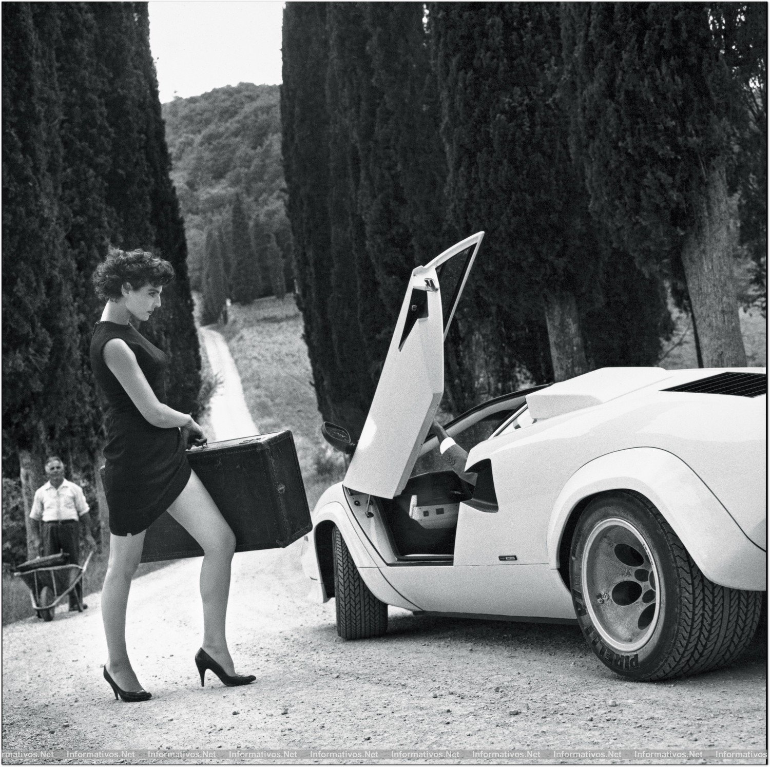 Calendario Pirelli 2014: Un homenaje al calendario inédito de Helmut Newton de 1986. Imagen del mes de Julio