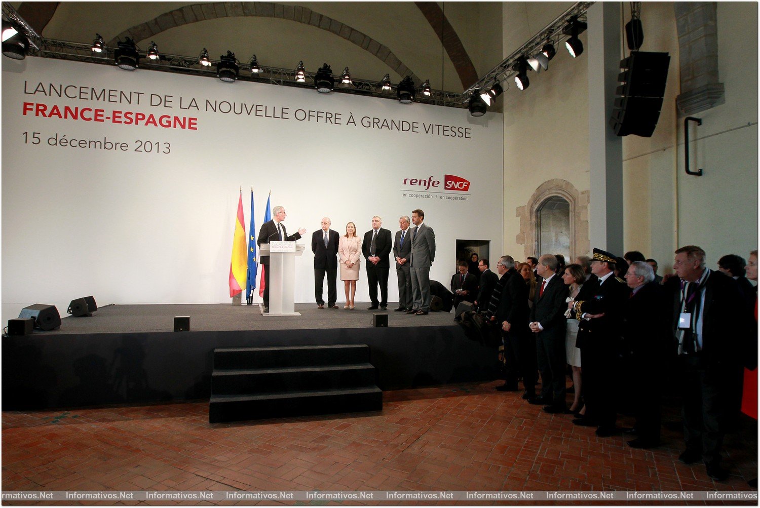 15DIC013.BCN-Perpignan.- Inauguración Alta Velocidad España-Francia. Jean Paul du Alduy, actual presidente de la Communauté d´Agglomération Perpignan Méditerranèe y antiguo alcalde de Perpignan, ha dirigido la ceremonia de parlamentos.