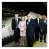 :: Pulse para Ampliar :: 15DIC013.BCN-Perpignan.- Inauguración Alta Velocidad España-Francia. La ministra de Fomento, Ana Pastor, el ministro delegado de Transportes de Francia, Frédéric Cuvillier, el ministro del Interior, Jorge Fernández Díaz, y el  Dir. de RENFE, Julio Gómez Pomar, frente al vagón del AVE momentos previos al viaje inaugural