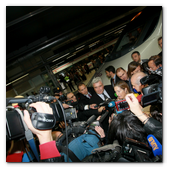 :: Pulse para Ampliar :: 15DIC013.BCN-Perpignan.- Inauguración Alta Velocidad España-Francia. 15DIC013.BCN-Perpignan.- Inauguración Alta Velocidad España-Francia. La ministra de Fomento, Ana Pastor, el ministro delegado de Transportes de Francia, Frédéric Cuvillier, el ministro del Interior, Jorge Fernández Díaz, atendiendo a los medios instantes previos al viaje inaugural
