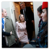 :: Pulse para Ampliar :: 15DIC013.BCN-Perpignan.- Inauguración Alta Velocidad España-Francia. La Ministra de Fomento Española, Ana Pastor, en la llegada la estación de Perpignan.